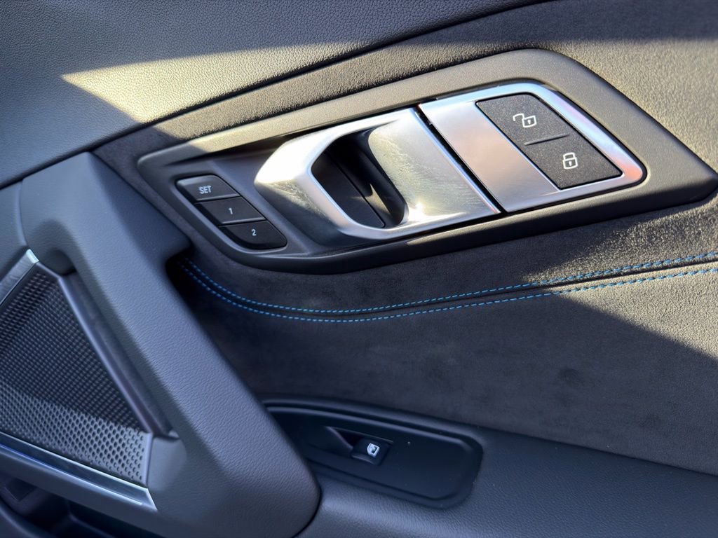 Used 2022 BMW Z4 M40i w/ Premium Package image 39