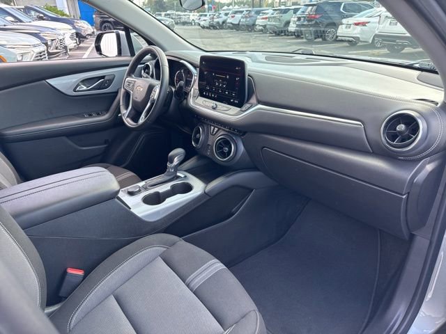 Used 2025 Chevrolet Blazer LT AWD/4WD image 25