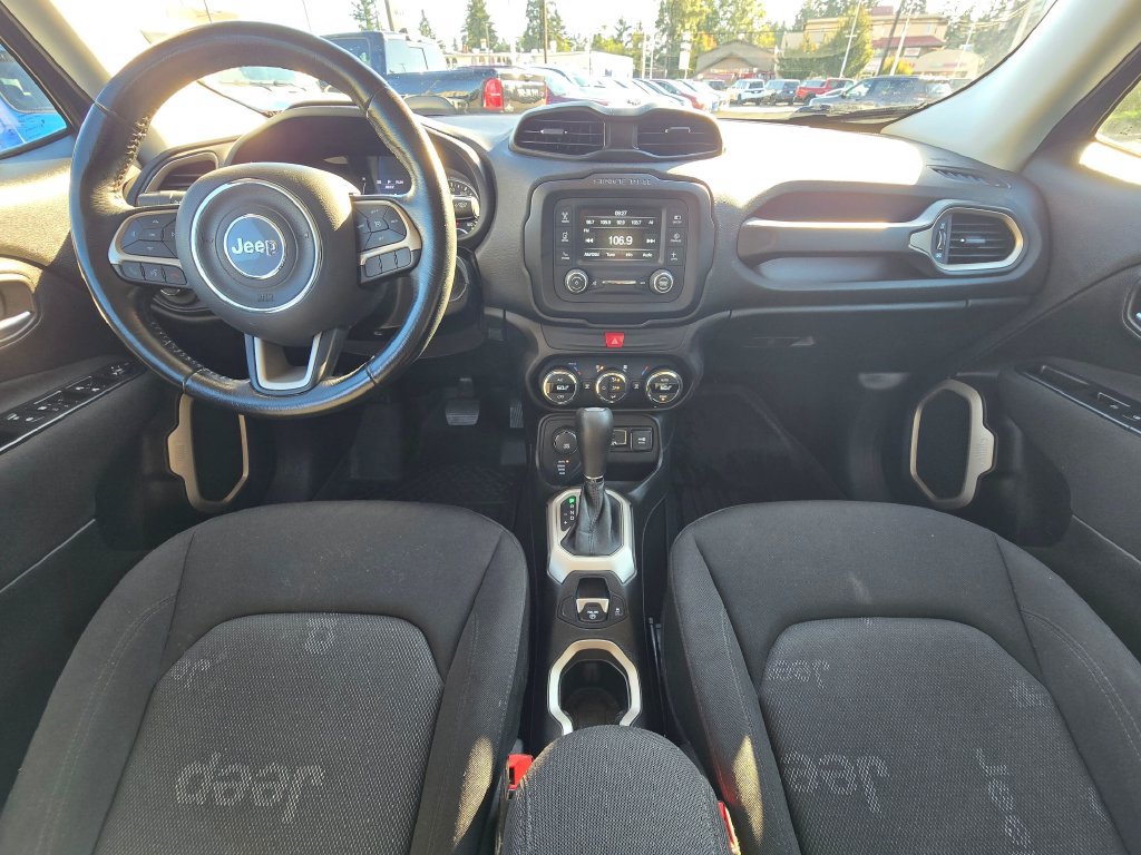 Used 2017 Jeep Renegade Latitude w/ Safety & Security Group AWD/4WD image 17