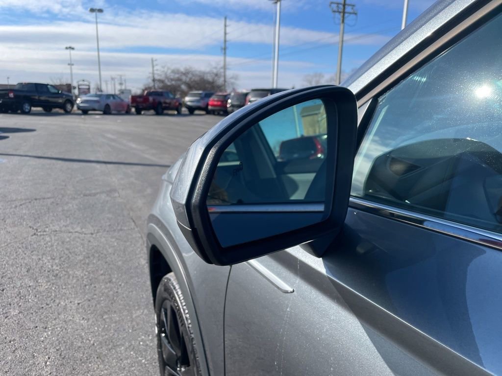 Used 2024 Volkswagen Taos SE image 13