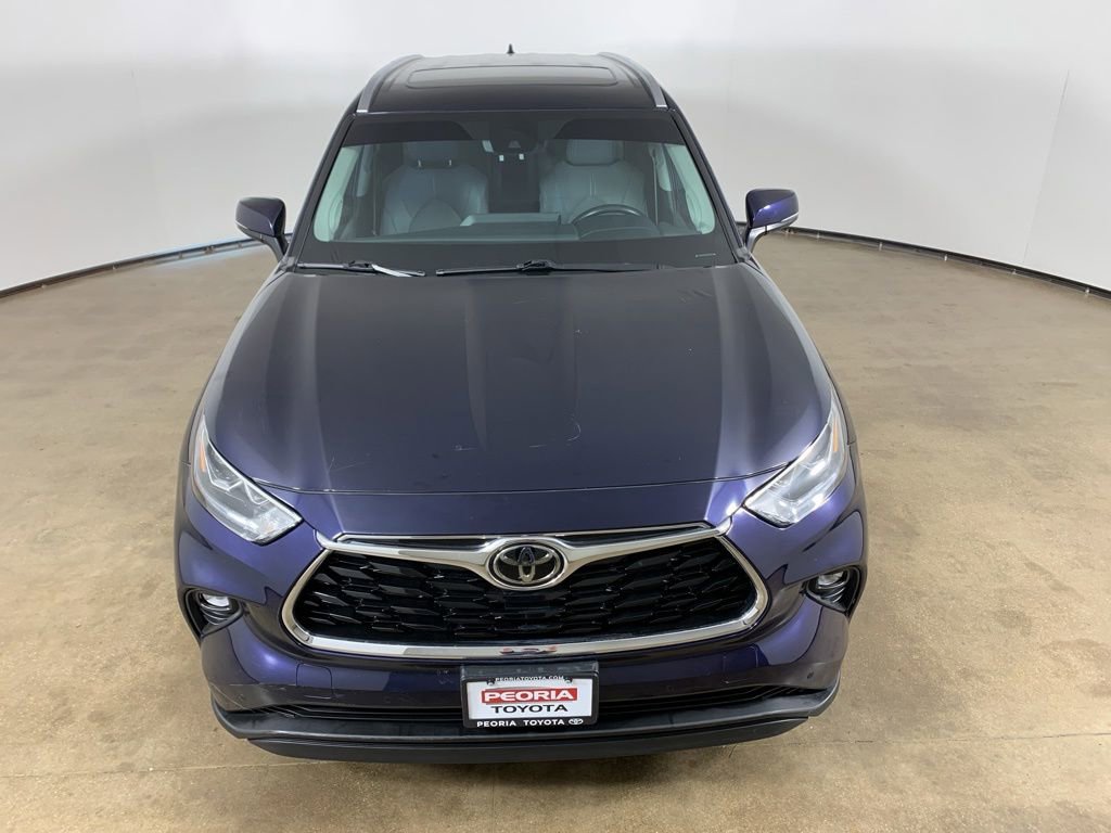 Used 2023 Toyota Highlander Limited AWD/4WD image 4