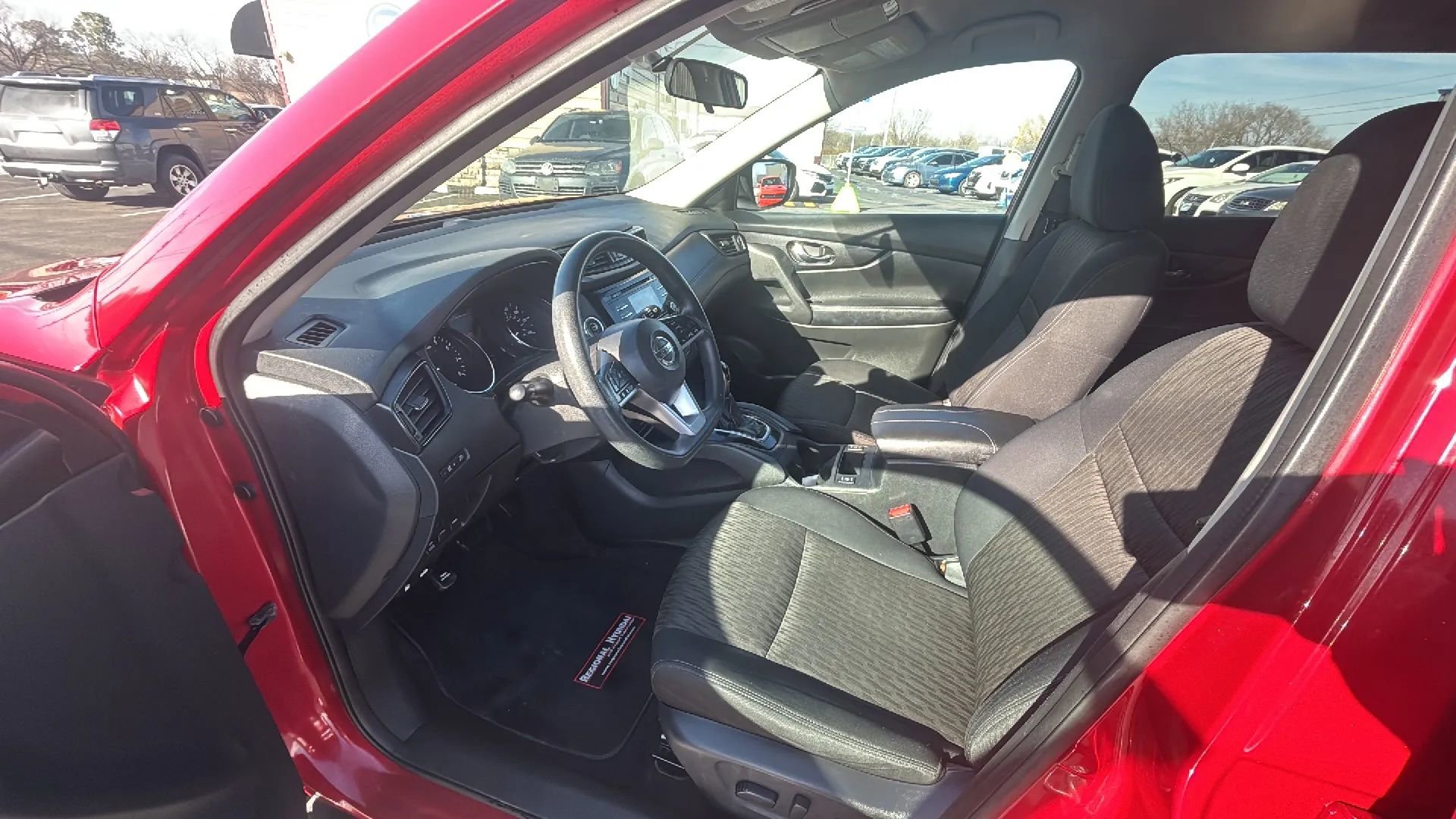 Used 2017 Nissan Rogue S image 9