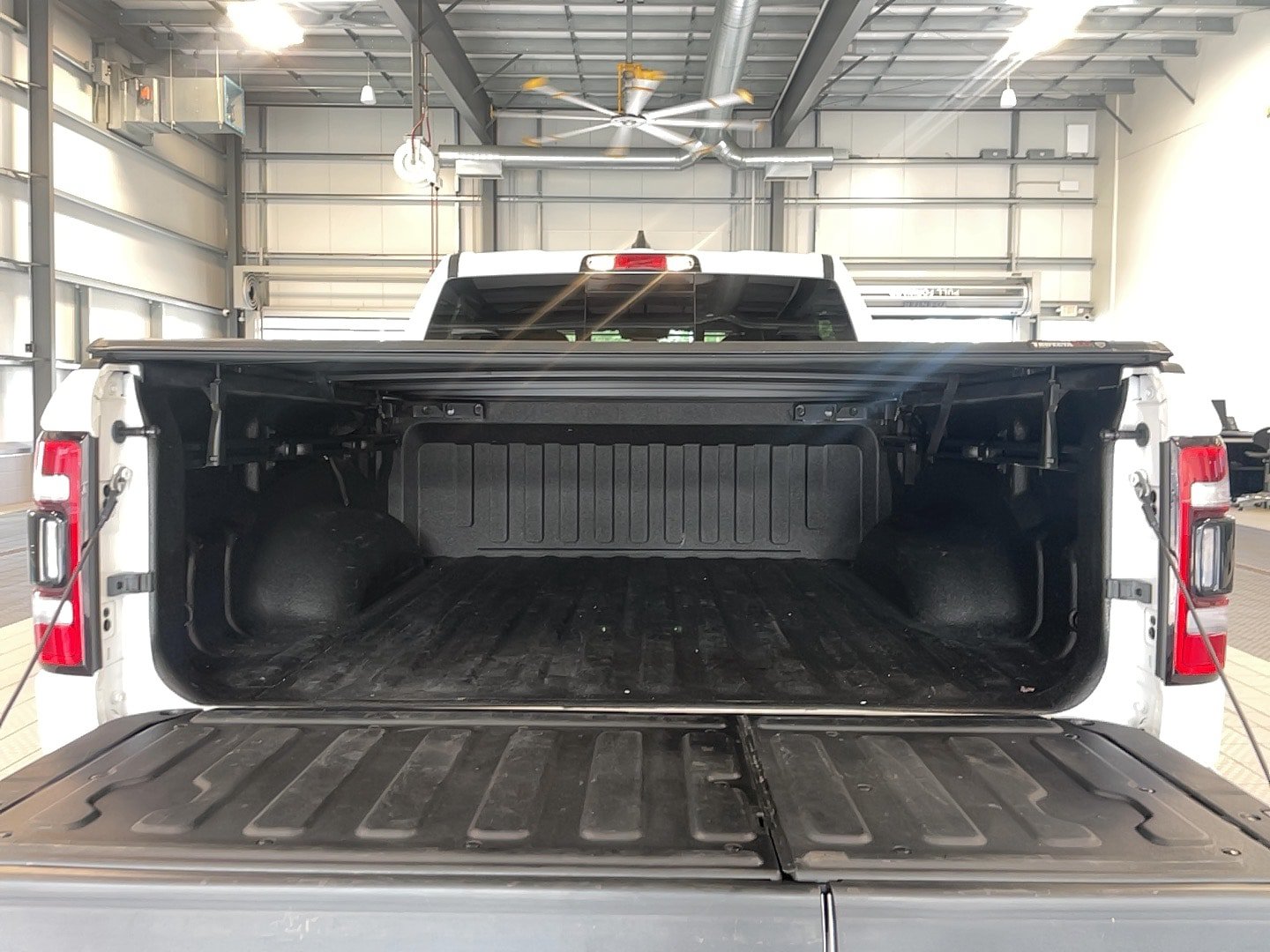 Used 2020 RAM 1500 Big Horn AWD/4WD image 6