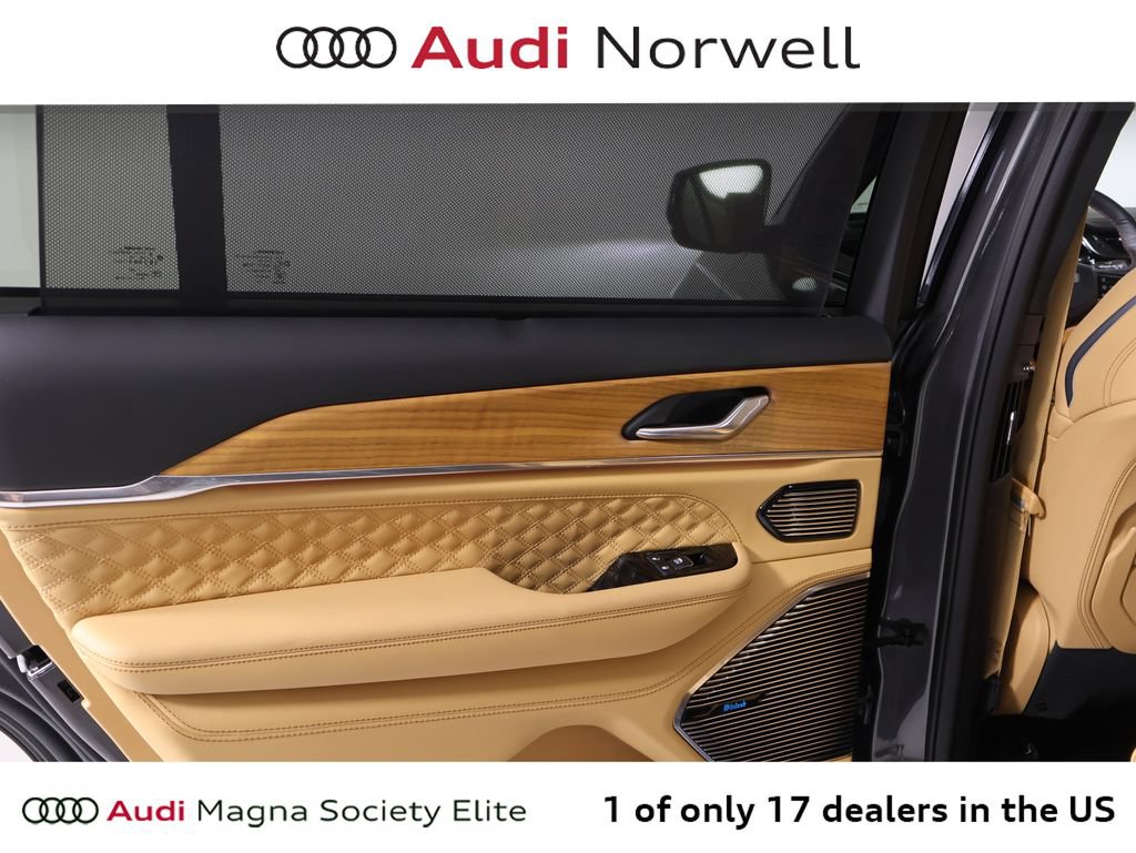 Used 2024 Jeep Grand Cherokee L Summit AWD/4WD image 23