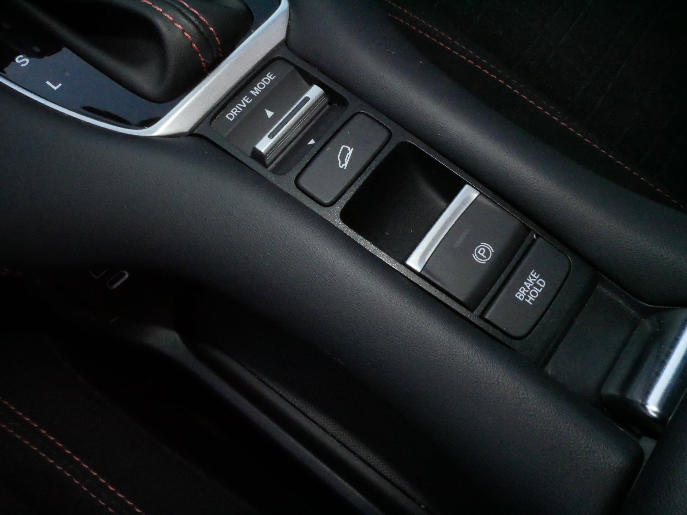 Used 2024 Honda HR-V Sport image 25