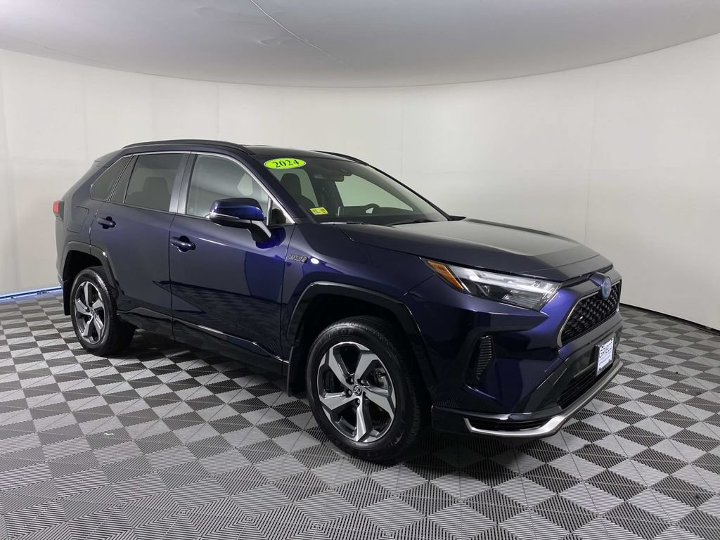 Used 2024 Toyota RAV4 SE
