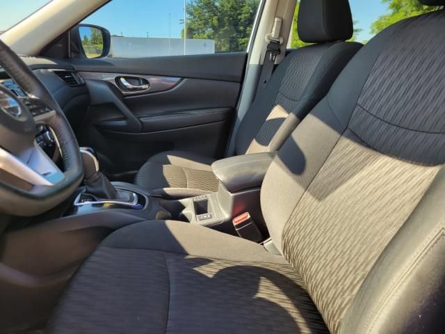Used 2020 Nissan Rogue S FWD image 17