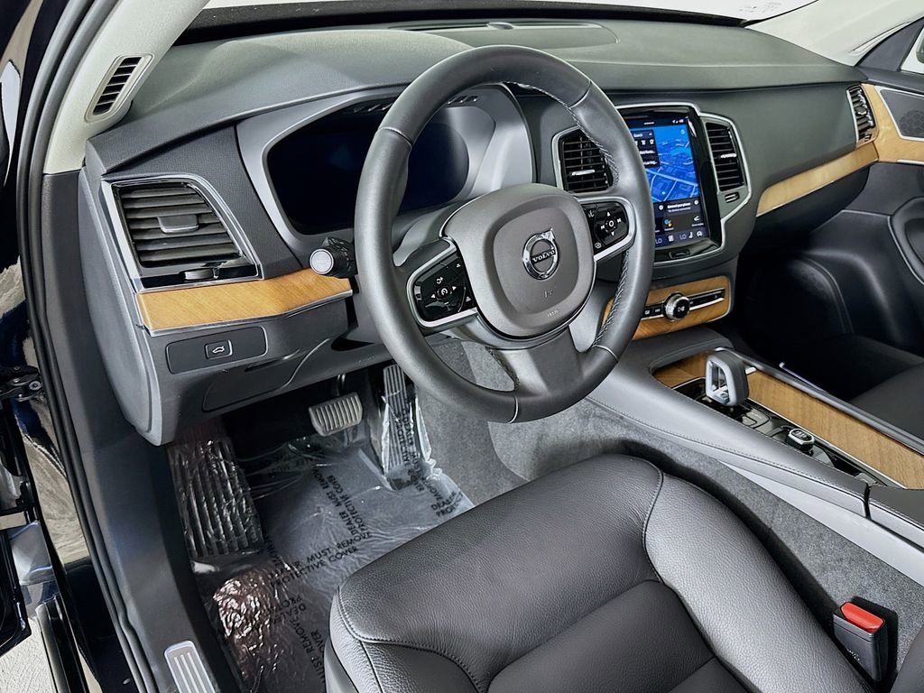 Certified 2025 Volvo XC90 B6 Plus AWD/4WD image 9