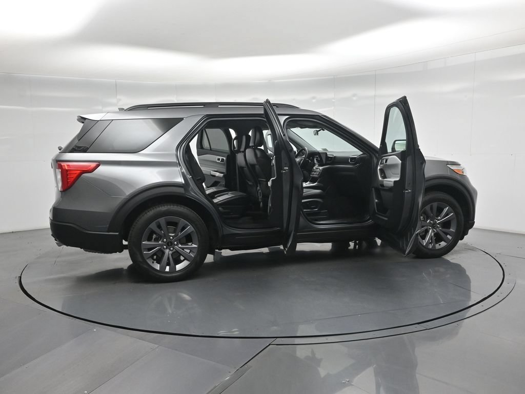 Certified 2023 Ford Explorer XLT w/ Equipment Group 202A RWD image 4