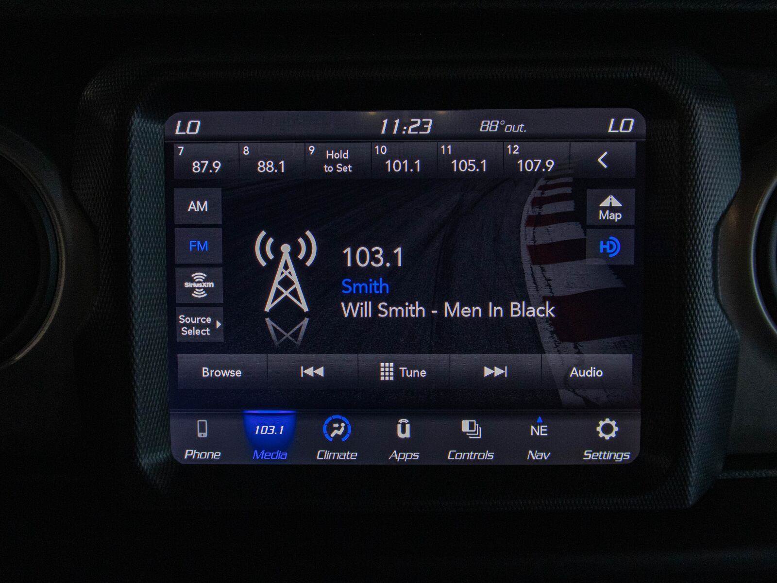 Used 2021 Jeep Gladiator Sport AWD/4WD image 9