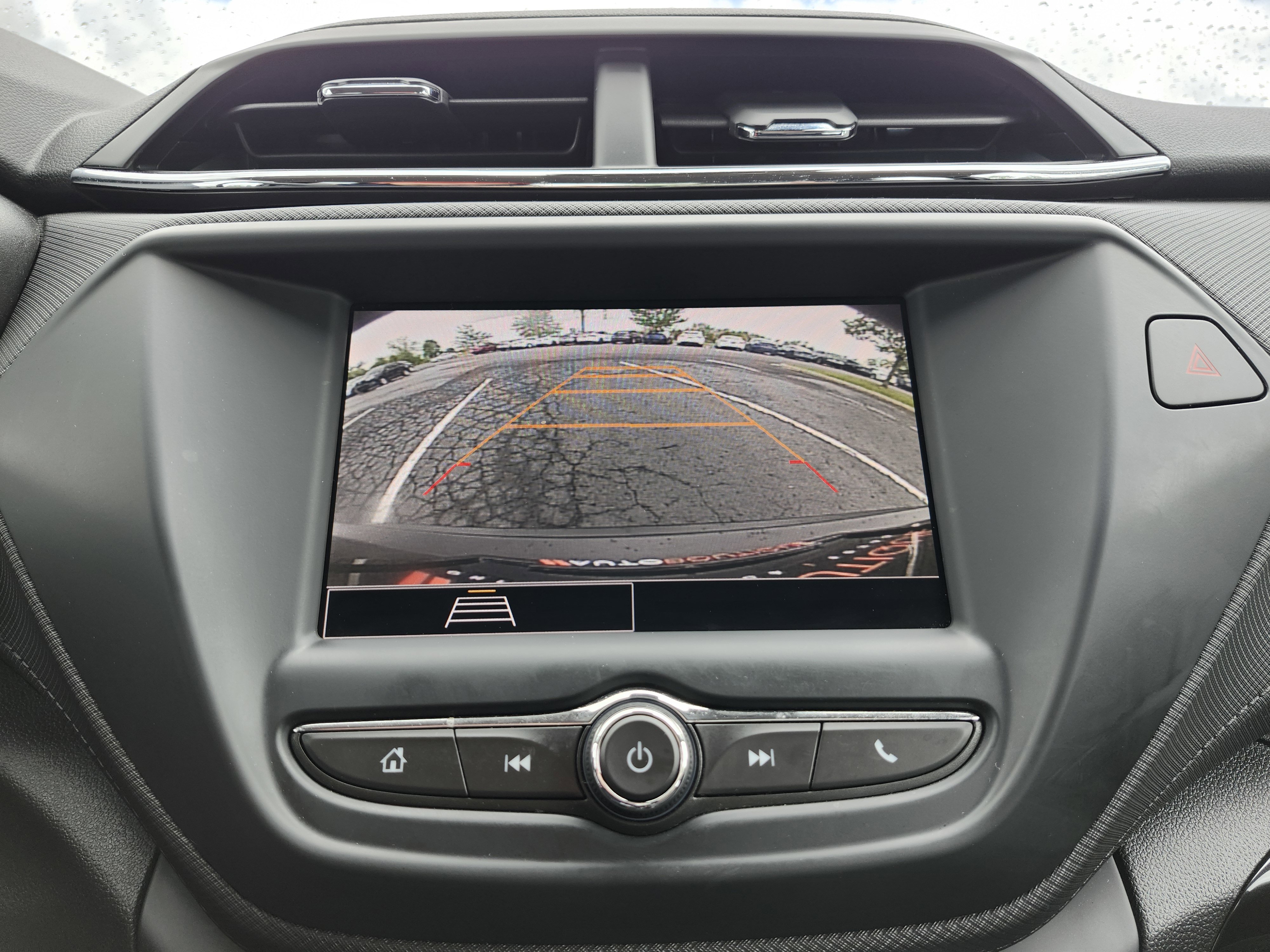 Used 2023 Chevrolet TrailBlazer LS FWD image 2