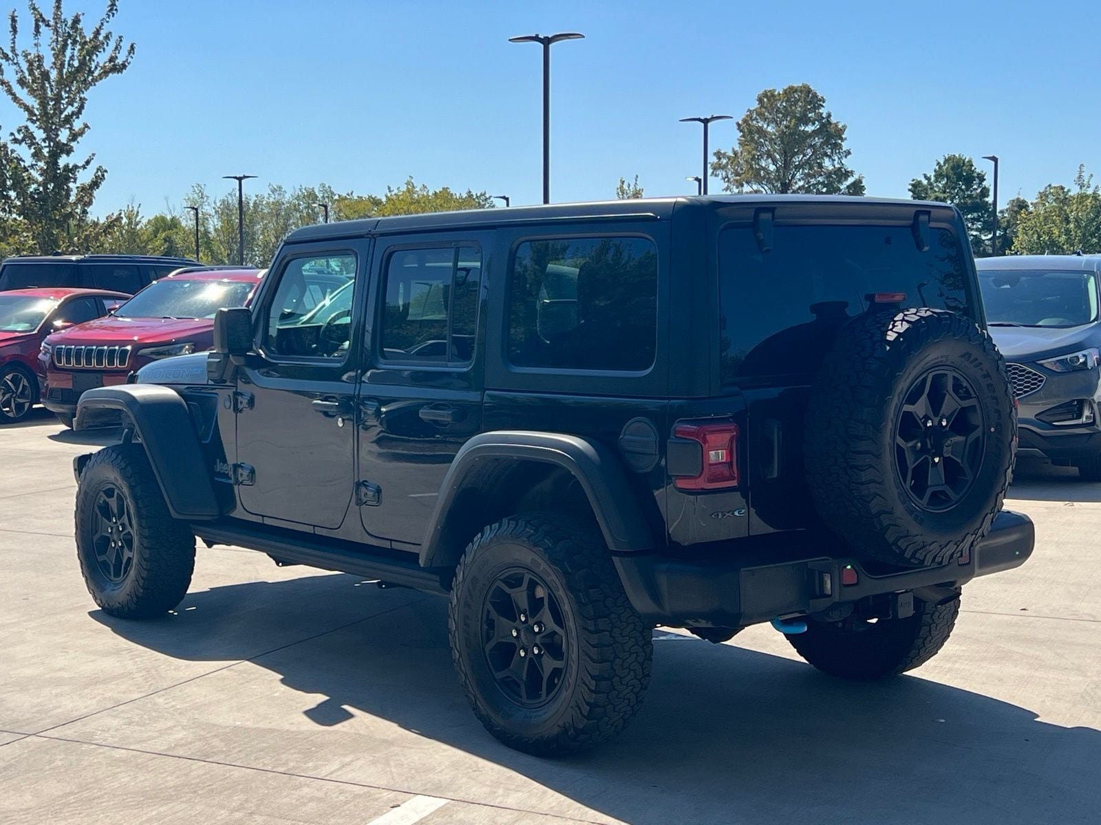 Used 2023 Jeep Wrangler Unlimited Rubicon 4xe AWD/4WD image 9