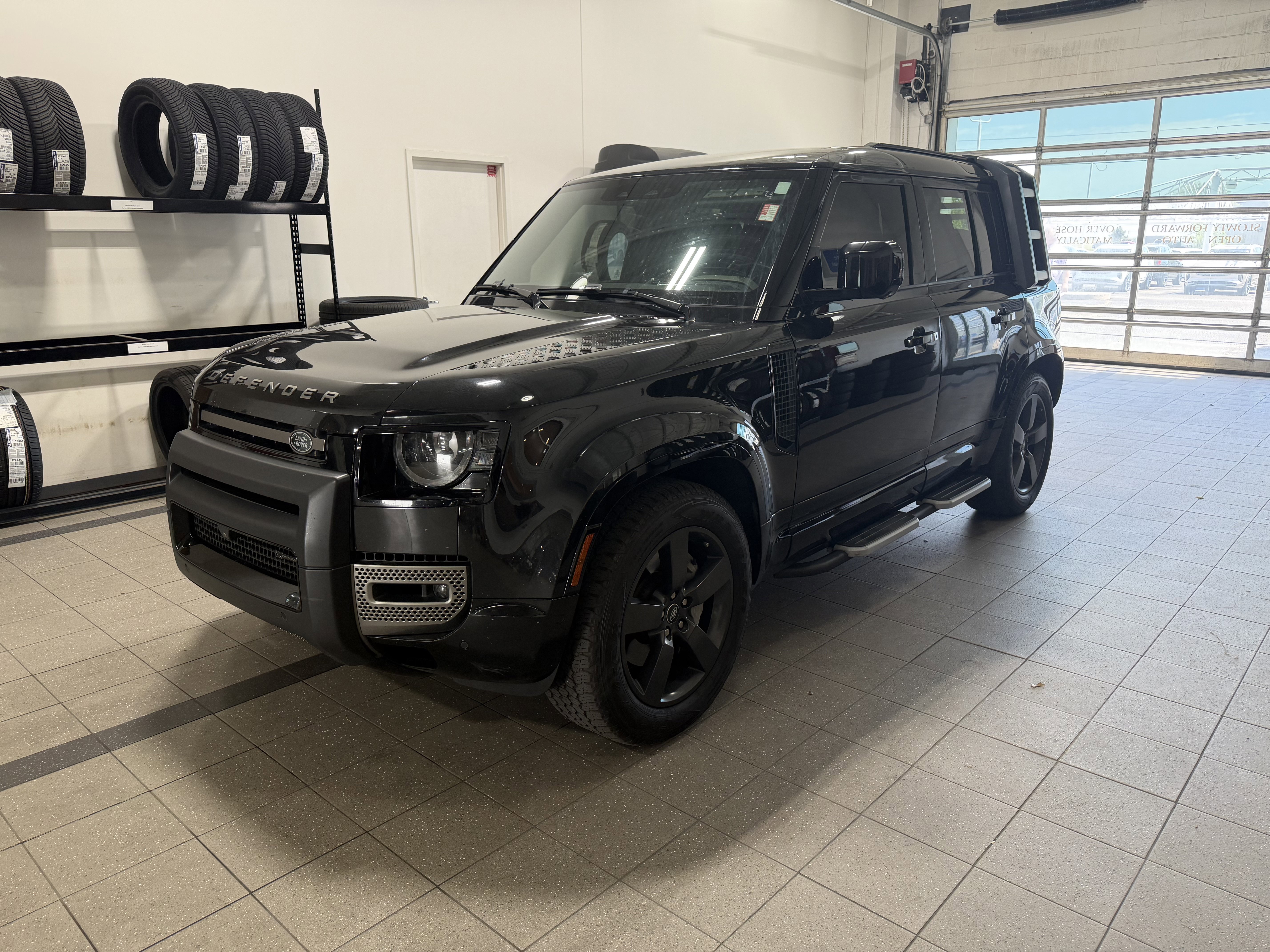 Used 2022 Land Rover Defender 110 X-Dynamic HSE AWD/4WD image 4