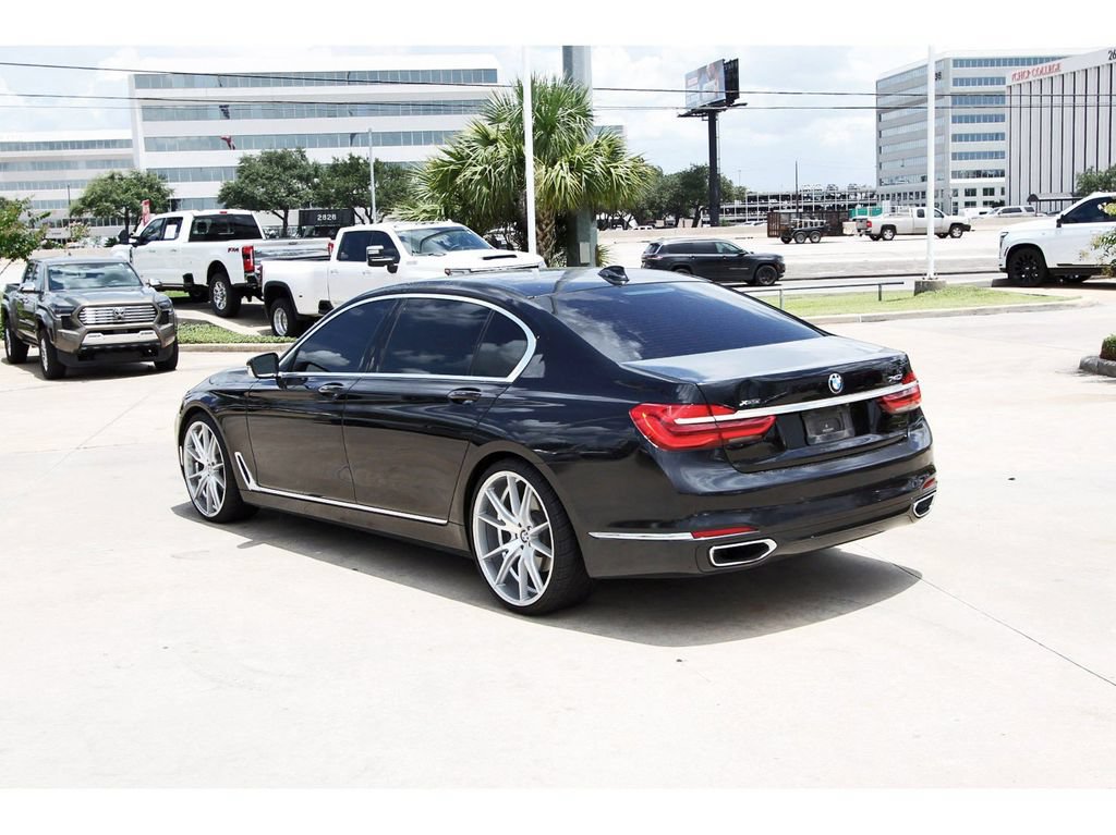 Used 2017 BMW 740i xDrive AWD/4WD image 4