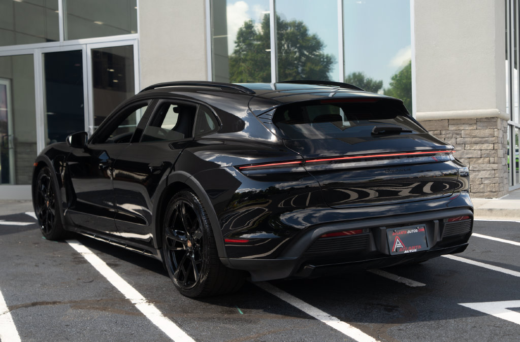 Used 2022 Porsche Taycan 4 Cross Turismo w/ Premium Package AWD/4WD image 14