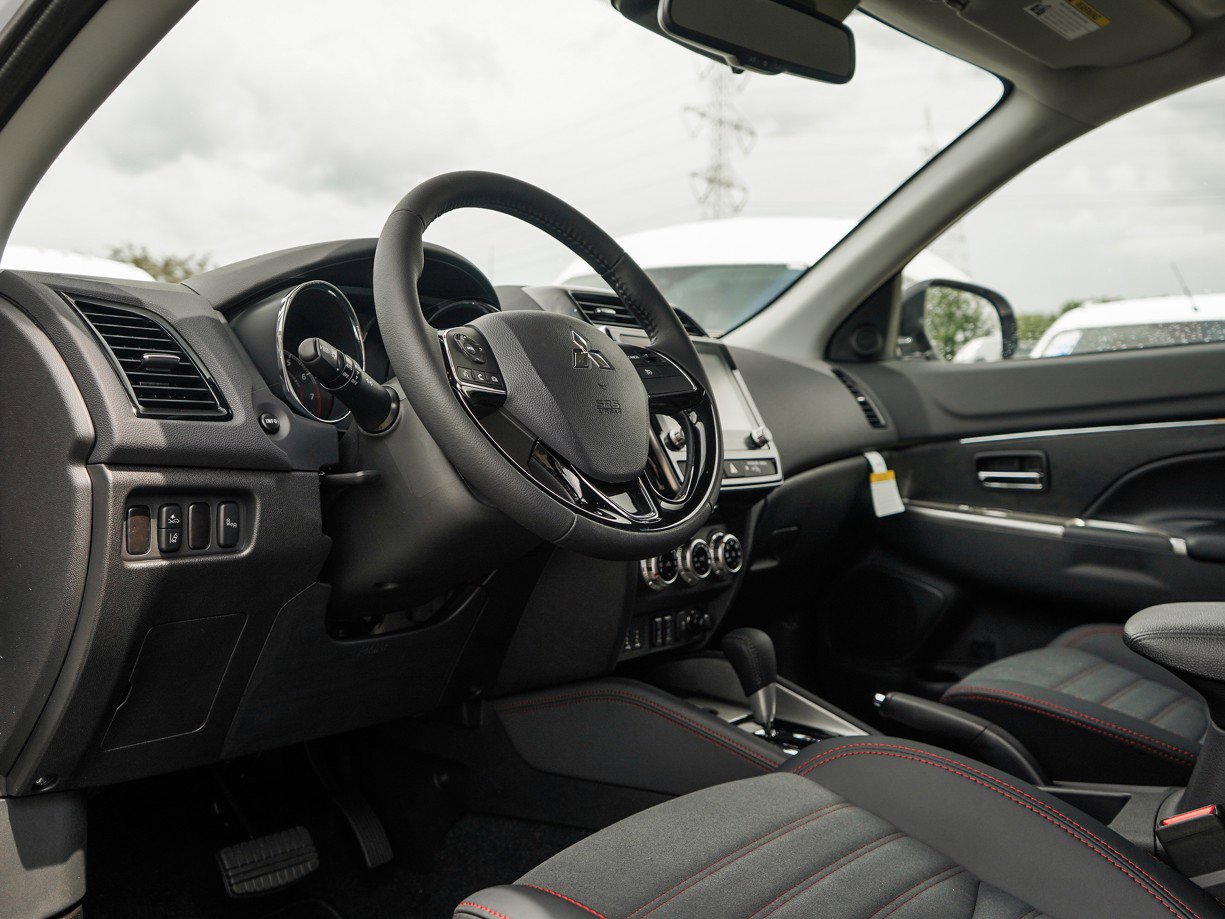 New 2025 Mitsubishi Outlander Sport SE image 17