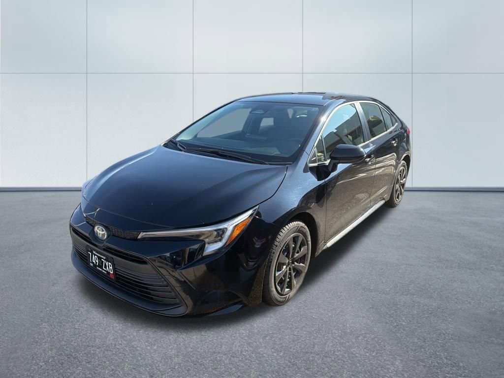 Used 2024 Toyota Corolla LE image 3