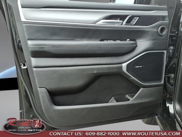 Used 2025 Jeep Wagoneer Series II AWD/4WD image 28