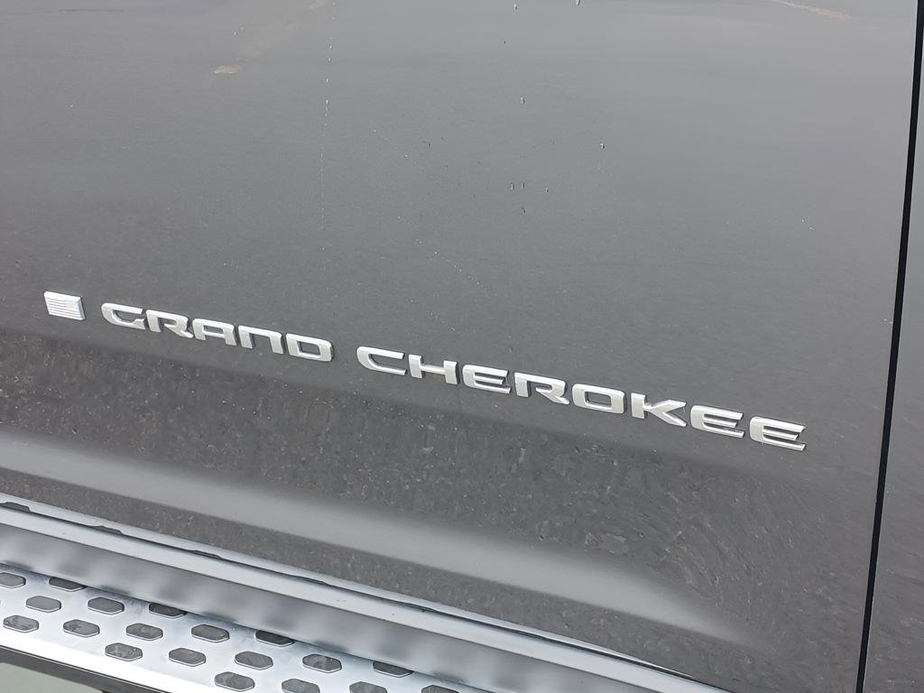Used 2021 Jeep Grand Cherokee L Limited AWD/4WD image 28