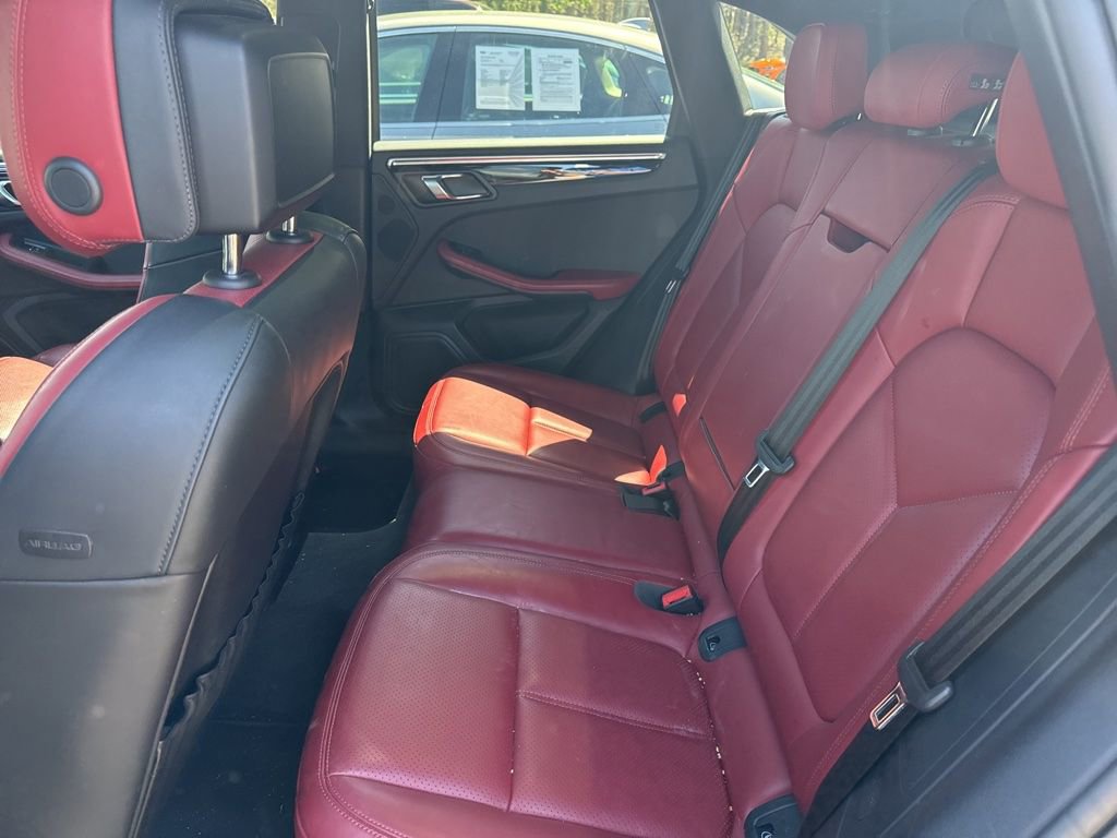 Used 2023 Porsche Macan Turbo image 11