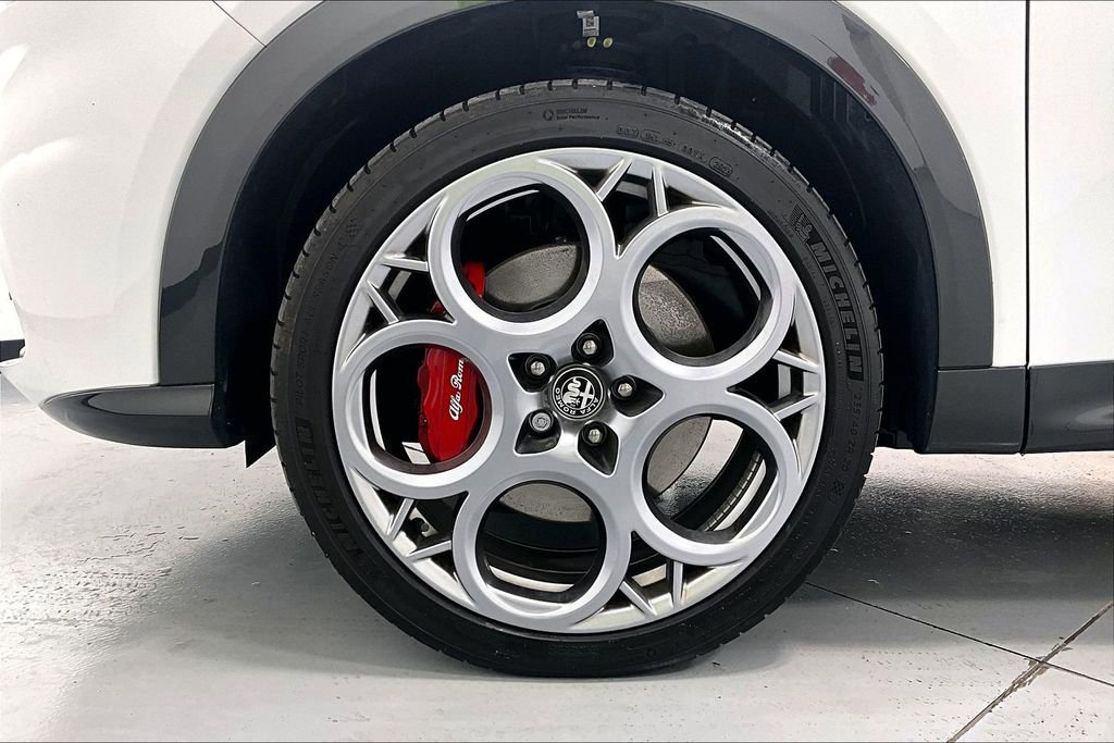 Used 2024 Alfa Romeo Tonale Veloce image 8