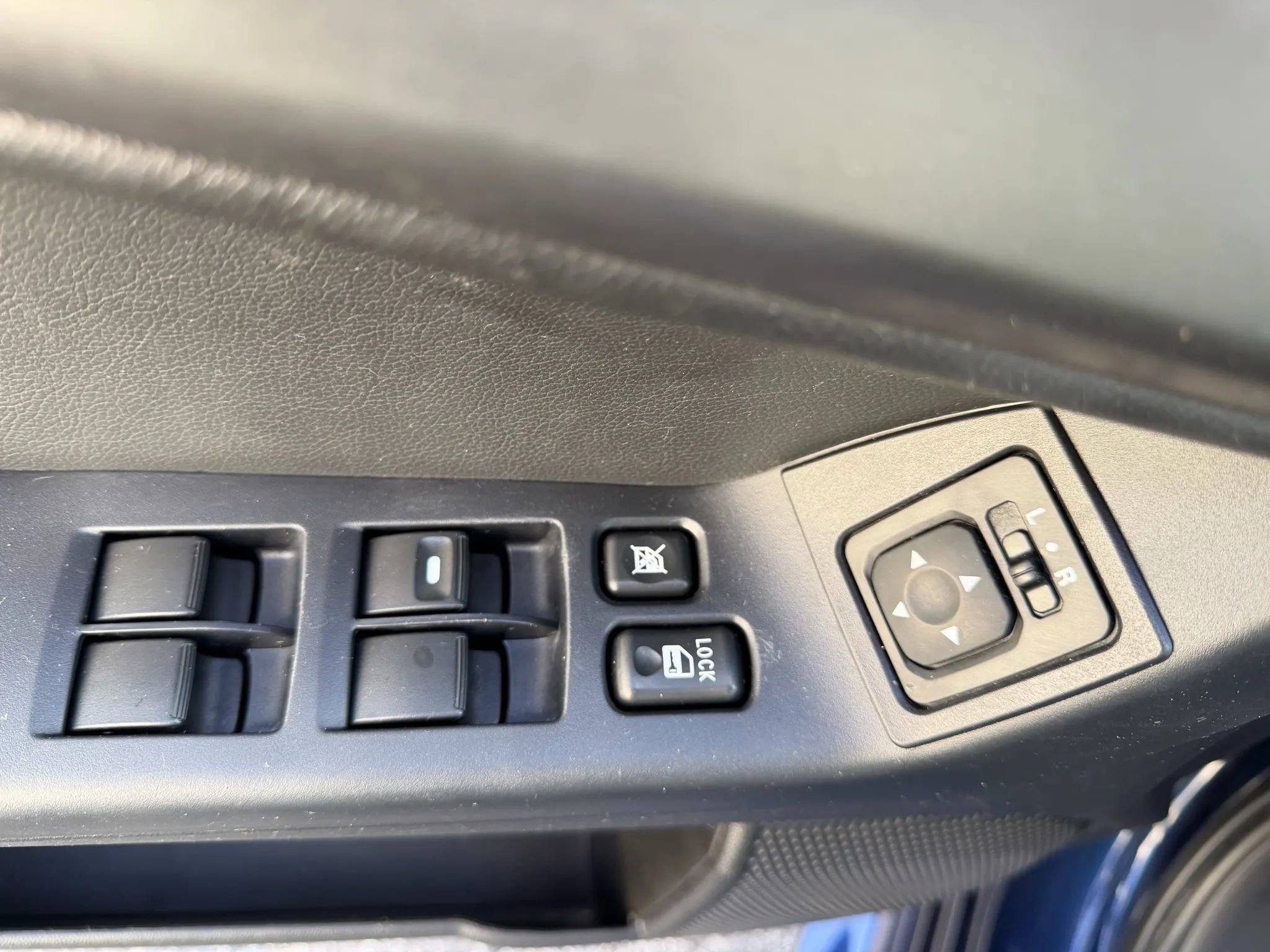 Used 2014 Mitsubishi Lancer ES image 19