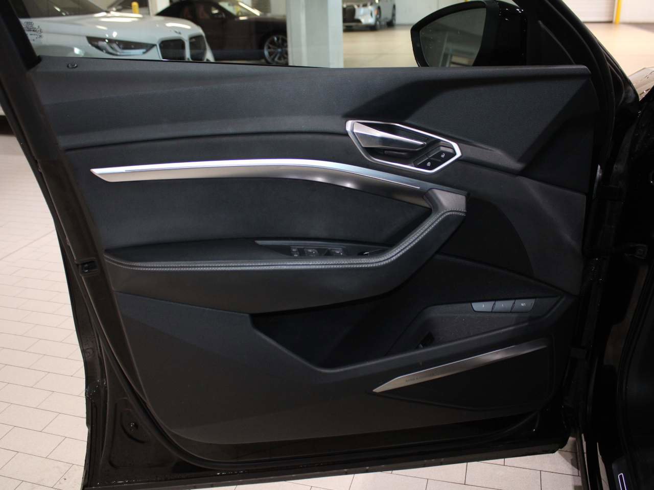 Used 2023 Audi e-tron Chronos AWD/4WD image 10