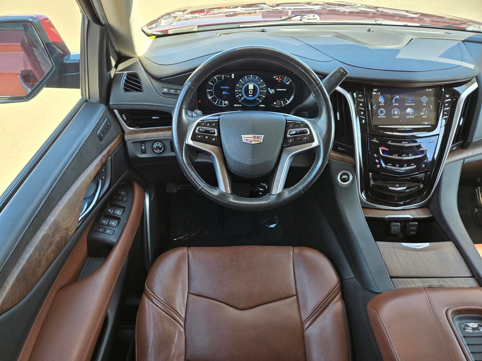 Used 2020 Cadillac Escalade Luxury w/ Escalade Sport Edition RWD image 17