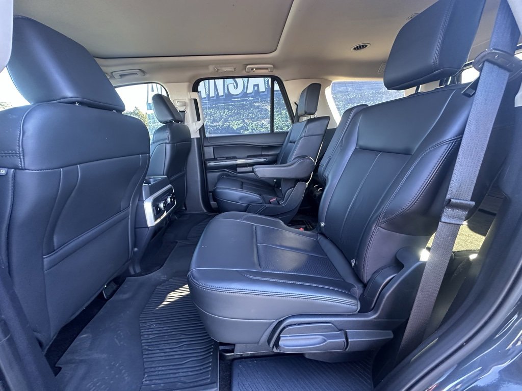 Used 2023 Ford Expedition XLT image 18