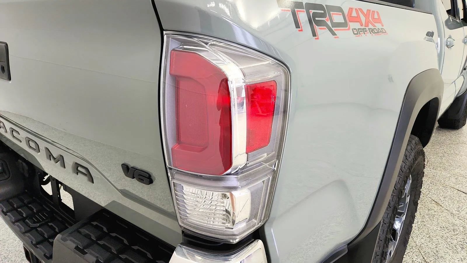 Used 2023 Toyota Tacoma TRD Off-Road AWD/4WD image 32