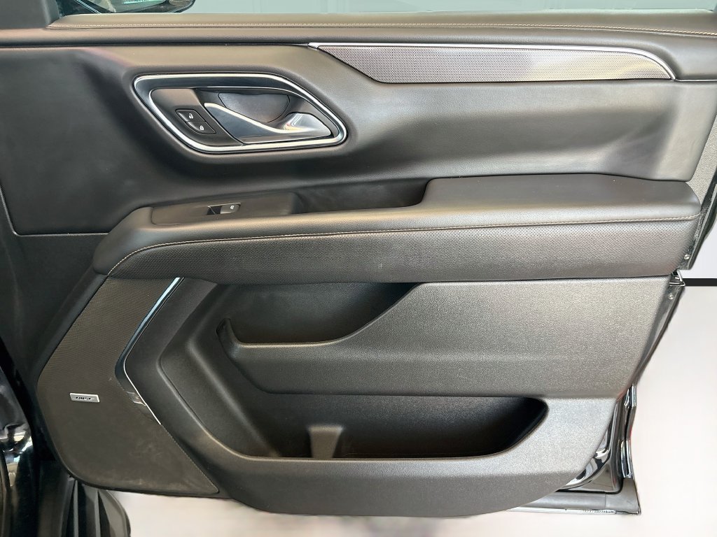 Used 2024 GMC Yukon AT4 w/ Technology Package AWD/4WD image 26