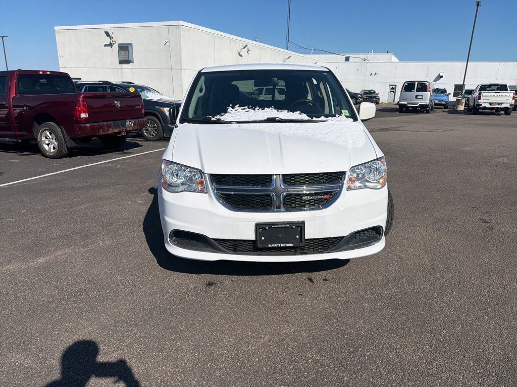Used 2019 Dodge Grand Caravan SE w/ Mopar Premium Addition Group image 2
