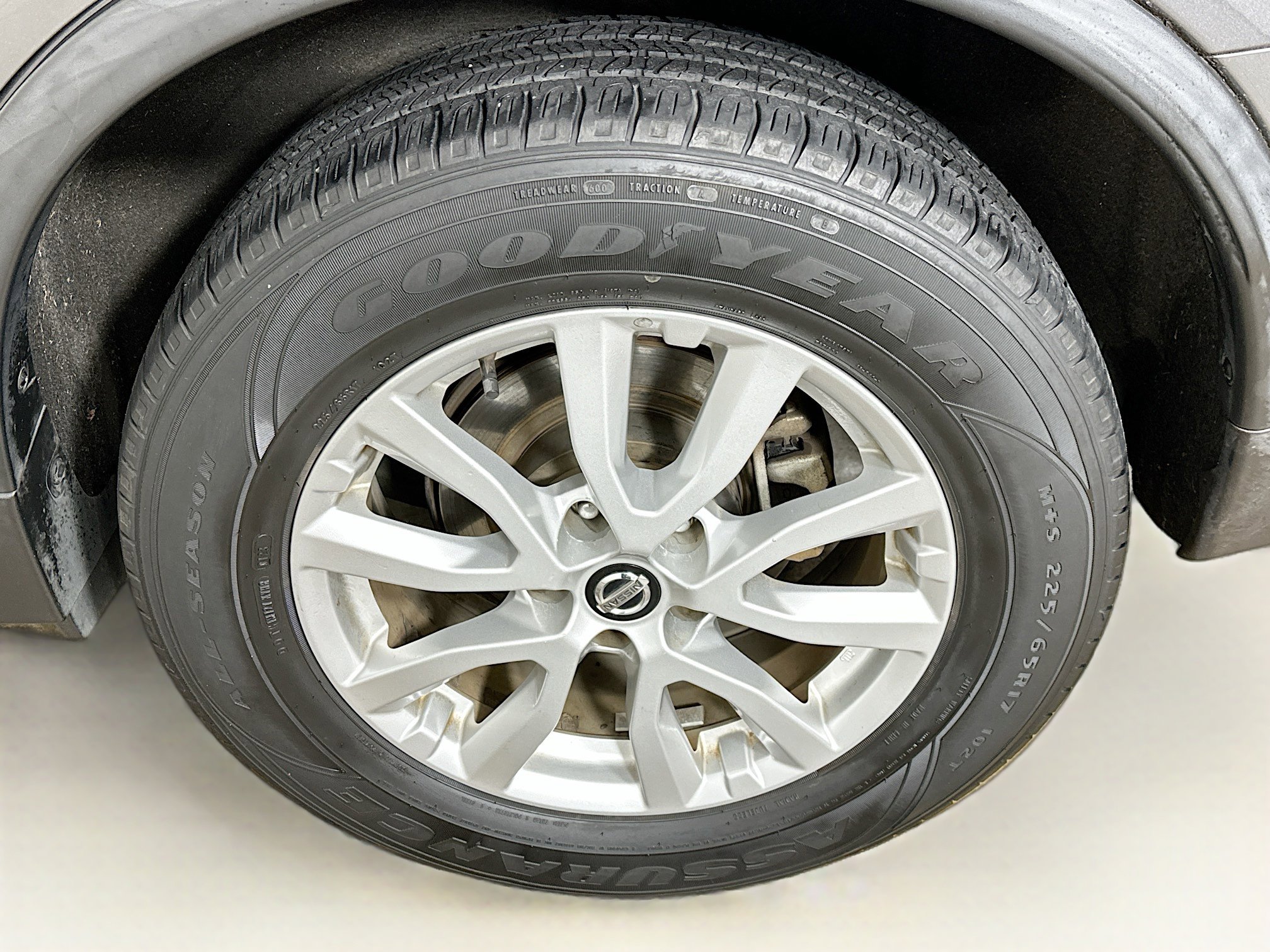 Used 2019 Nissan Rogue SV image 11