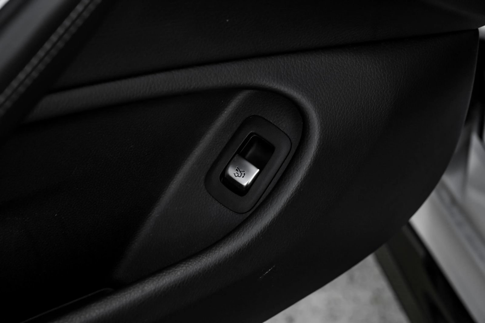 Used 2020 Mercedes-Benz C 63 AMG S image 39