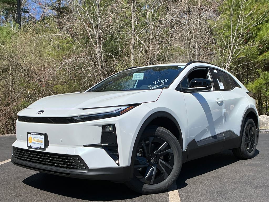 New 2026 Toyota C-HR AWD/4WD 360° Tour