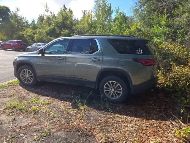 Used 2023 Chevrolet Traverse LT FWD image 2