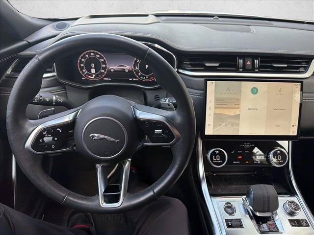 Used 2024 Jaguar XF R-Dynamic SE AWD/4WD image 9