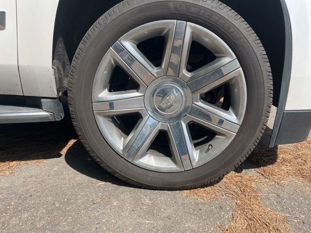 Used 2016 Cadillac Escalade ESV Luxury AWD/4WD image 31