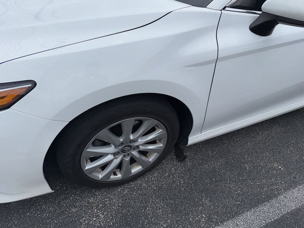 Used 2020 Toyota Camry LE FWD image 3