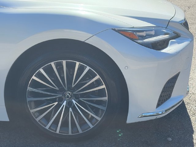 Used 2024 Lexus LS 500 AWD w/ Luxury Package image 10