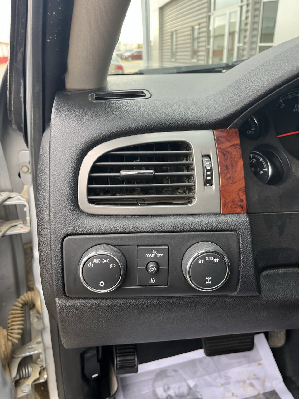 Used 2014 GMC Yukon XL SLT image 9