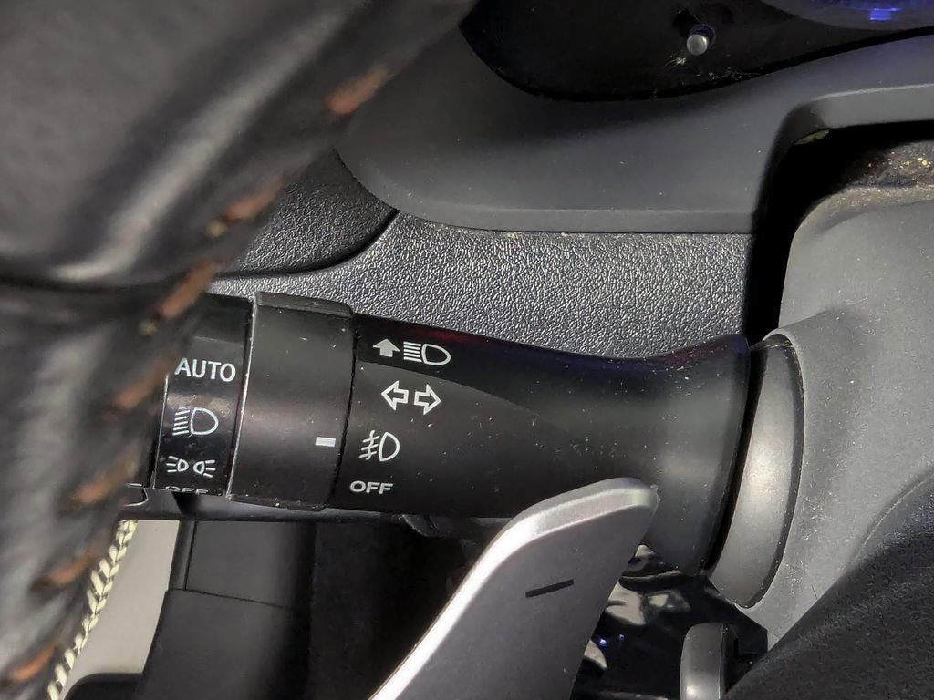 Used 2012 Lexus IS 350C w/ Luxury Pkg RWD image 18