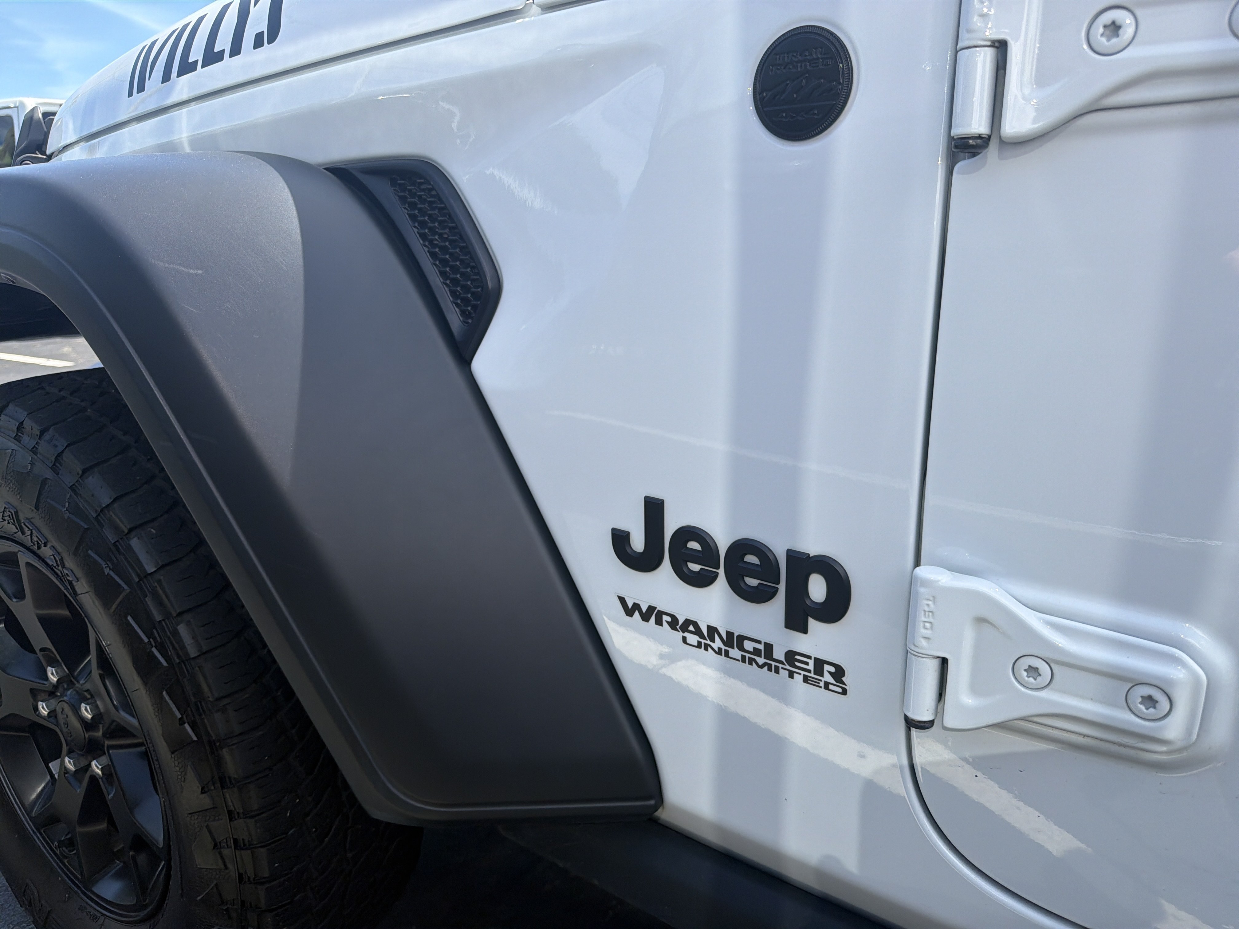Used 2022 Jeep Wrangler Unlimited Willys AWD/4WD image 34