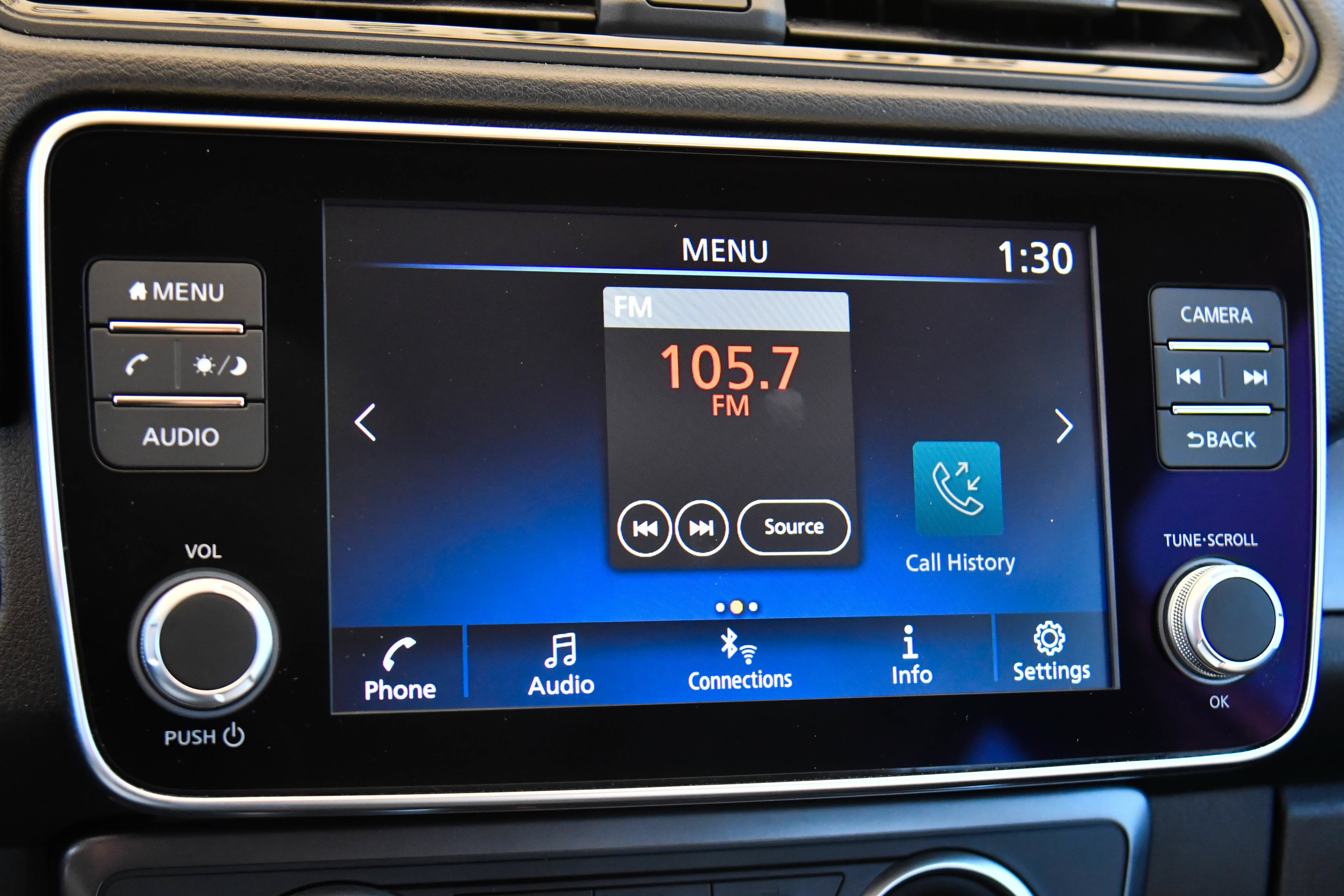Used 2025 Nissan Leaf S FWD image 18