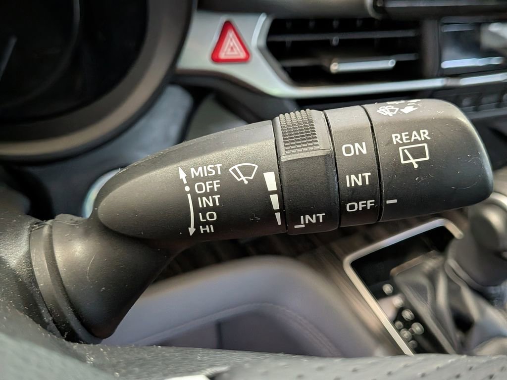 Used 2021 Toyota Sienna Limited image 31