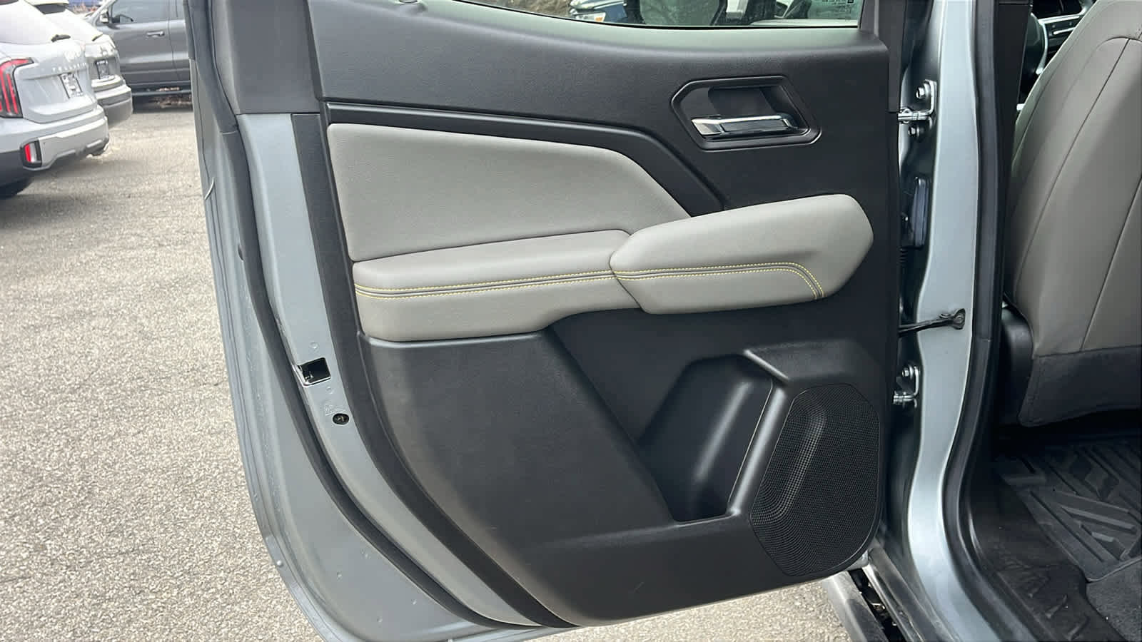 Used 2024 Chevrolet Colorado ZR2 w/ Technology Package image 25