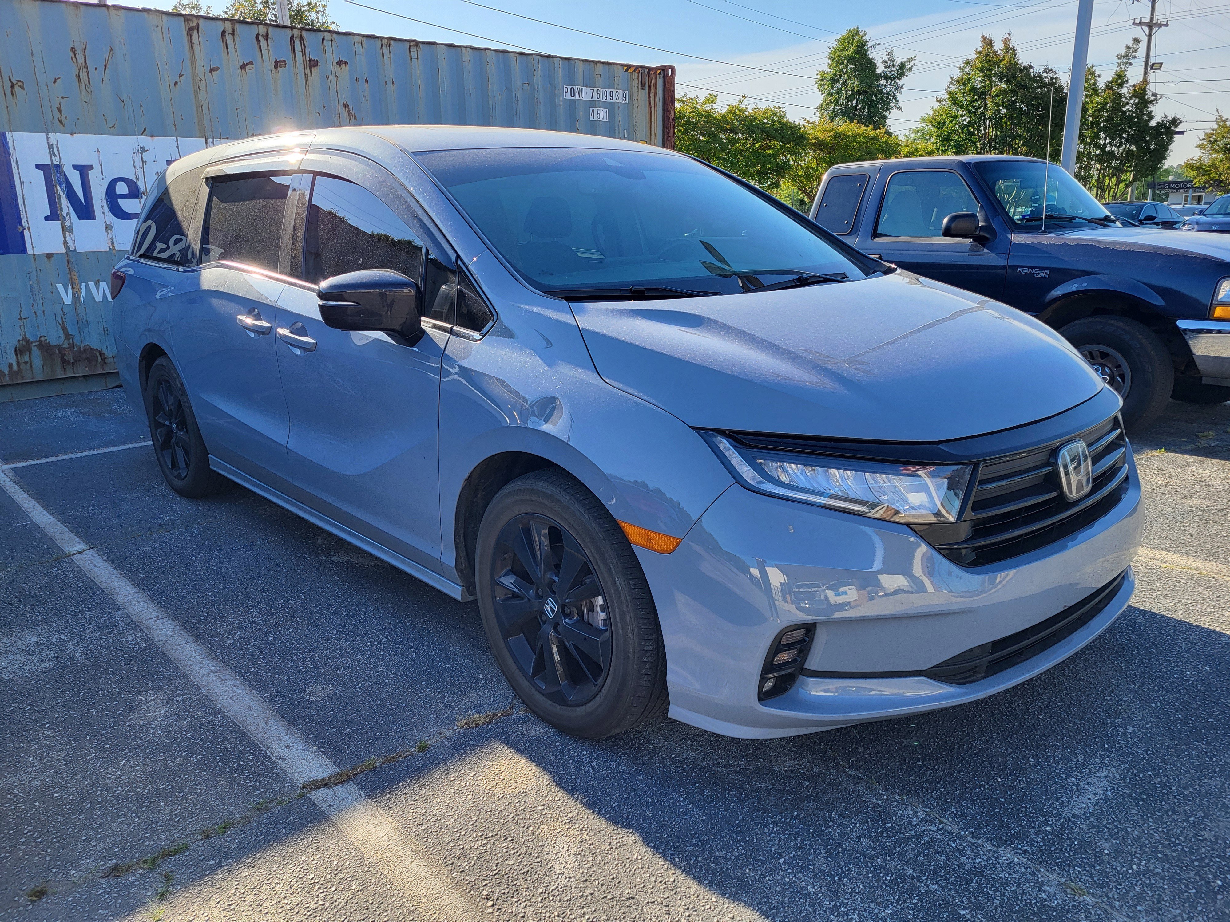 Used 2024 Honda Odyssey Sport image 3