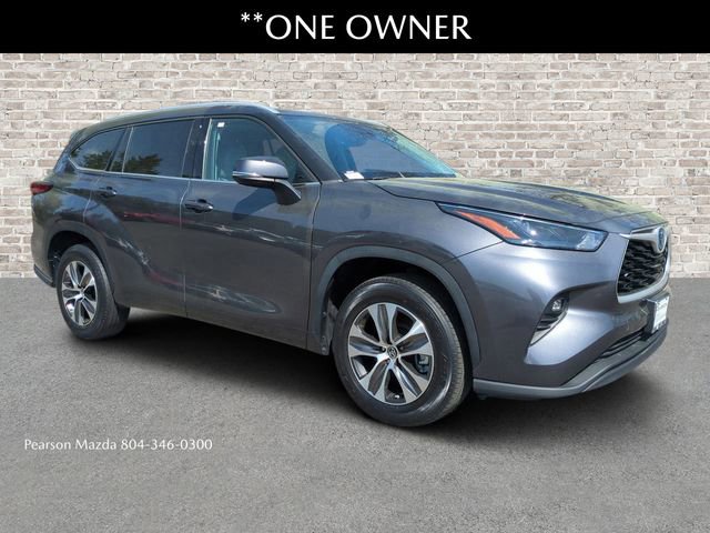Used 2022 Toyota Highlander XLE image 1
