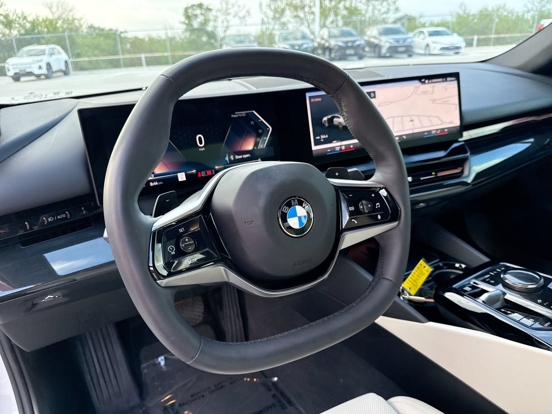 Used 2024 BMW 530i w/ Convenience Package RWD image 11