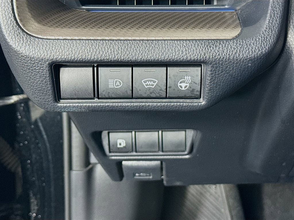 Used 2025 Toyota Prius XLE image 12